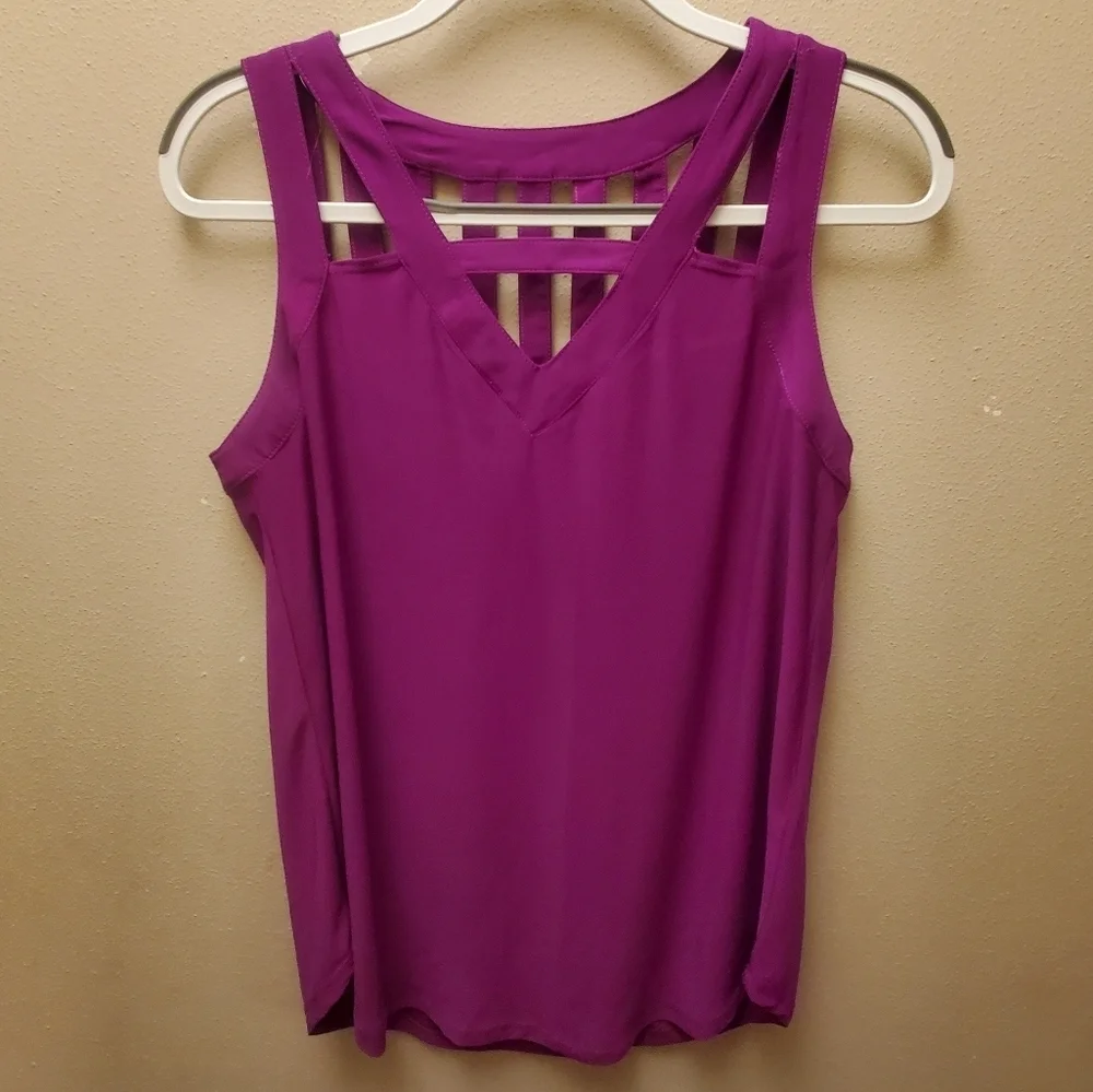 Womens size M sleeveless fuscia lightweight strappy top very cute - Picture 1 of 12